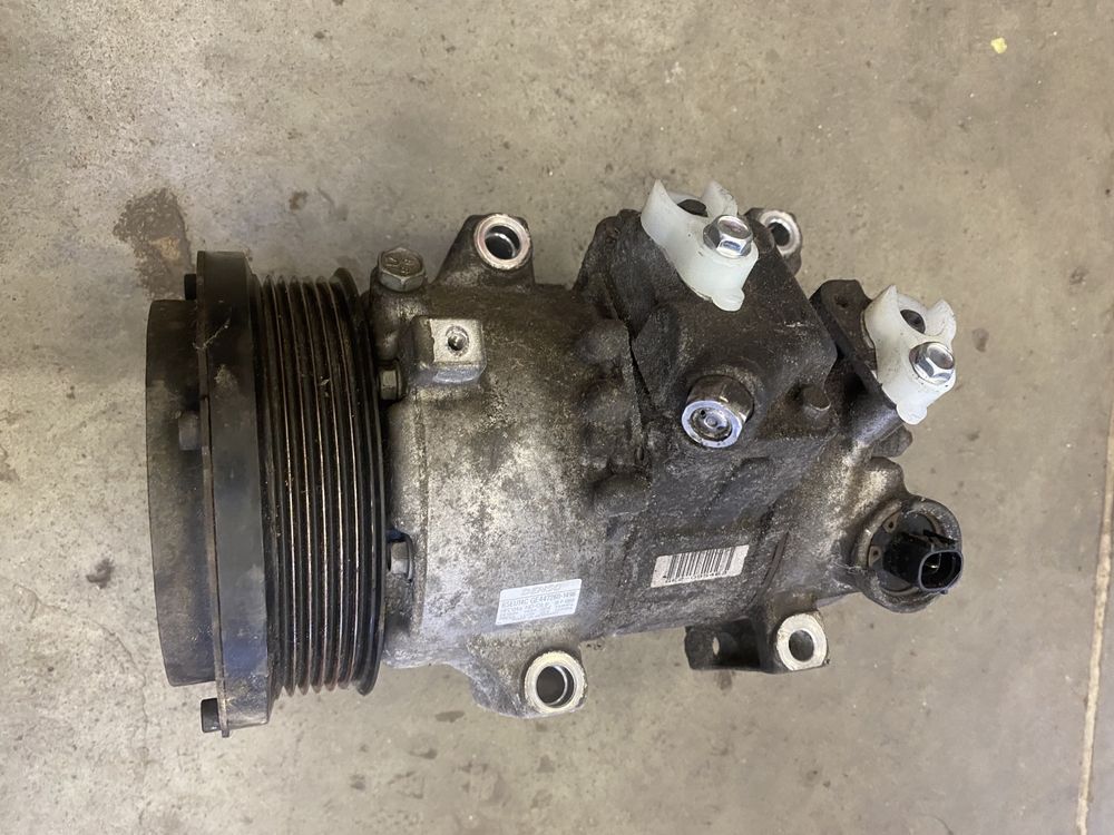 Kompresor klimatyzacji Toyota Denso 6SEU14C