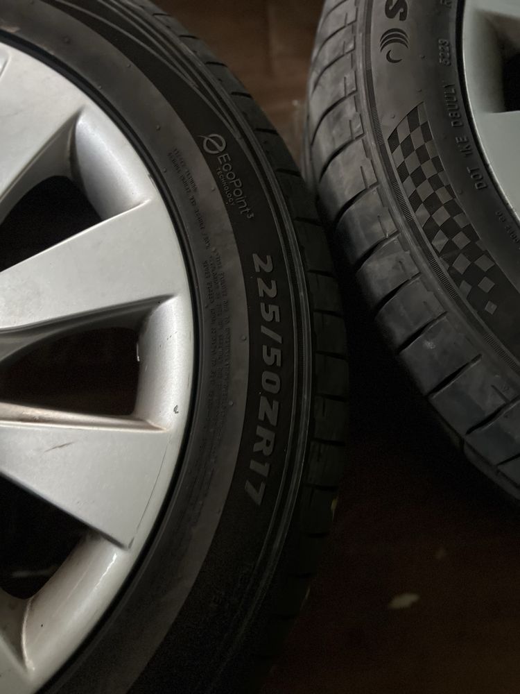 Продам комплект дисков BMW с резиной