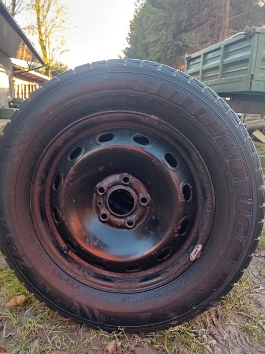 Opony zimowe z felgami