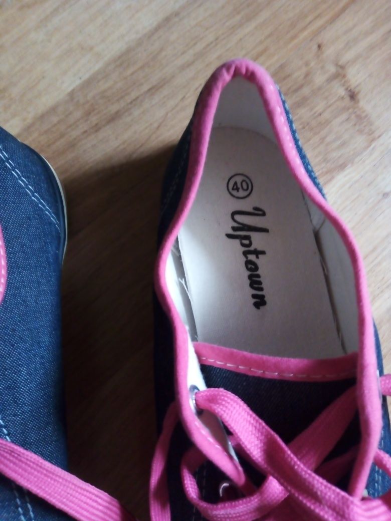 Nowe  trampki bez metki