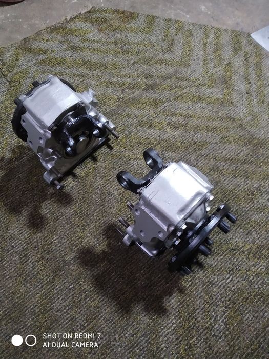 Бортовий редуктор переднього ведучого моста Т-40