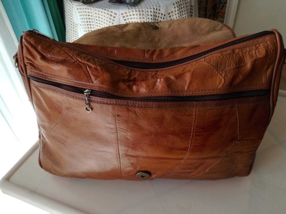 Mala de Pele em bom estado
