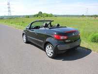 Mitsubishi Colt Mitsubishi Colt CZC Cabrio, który kręci głowy - nie tylko latem!
