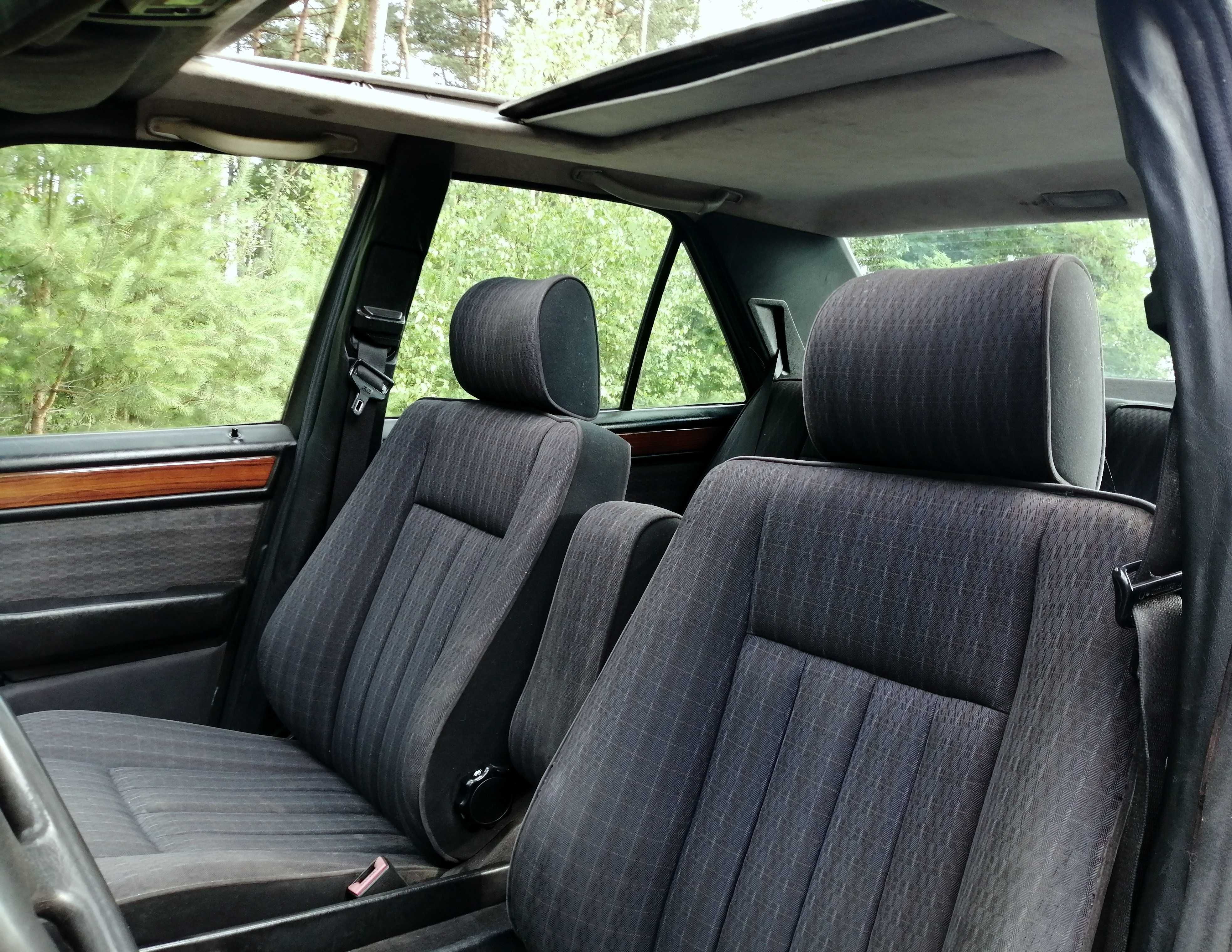 Mercedes Benz W 124 2,5 AUTOMAT 90 KM ALUFELGI Szyberdach SALON POLSKA