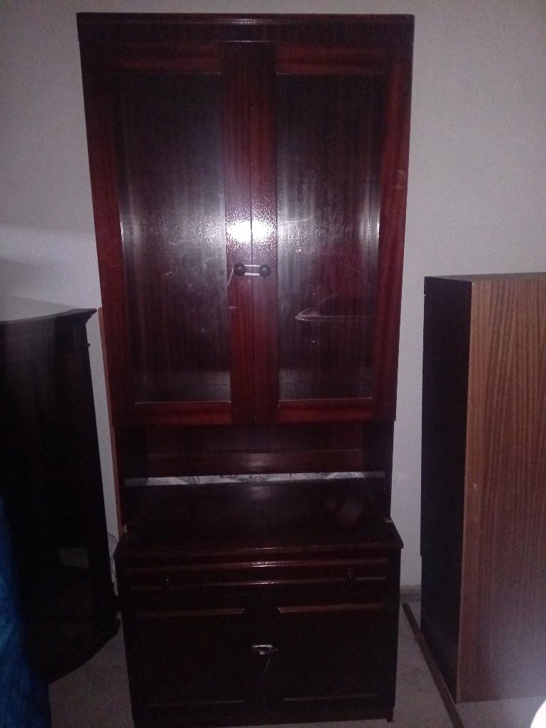Estante castanha