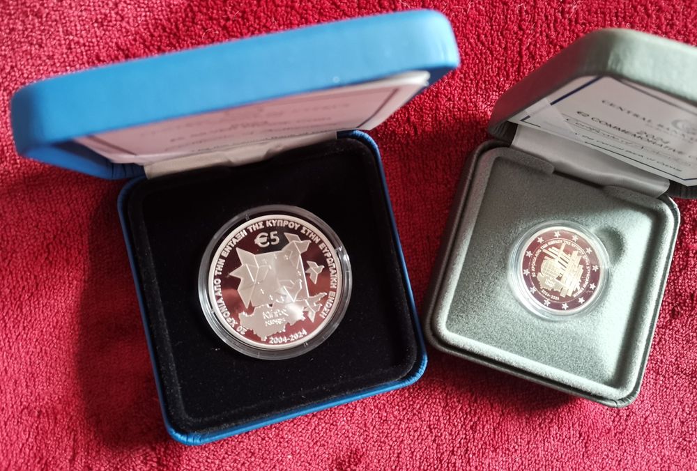 Conjunto Moeda 2€ Chipre + Moeda 5€ Prata chipre 2024