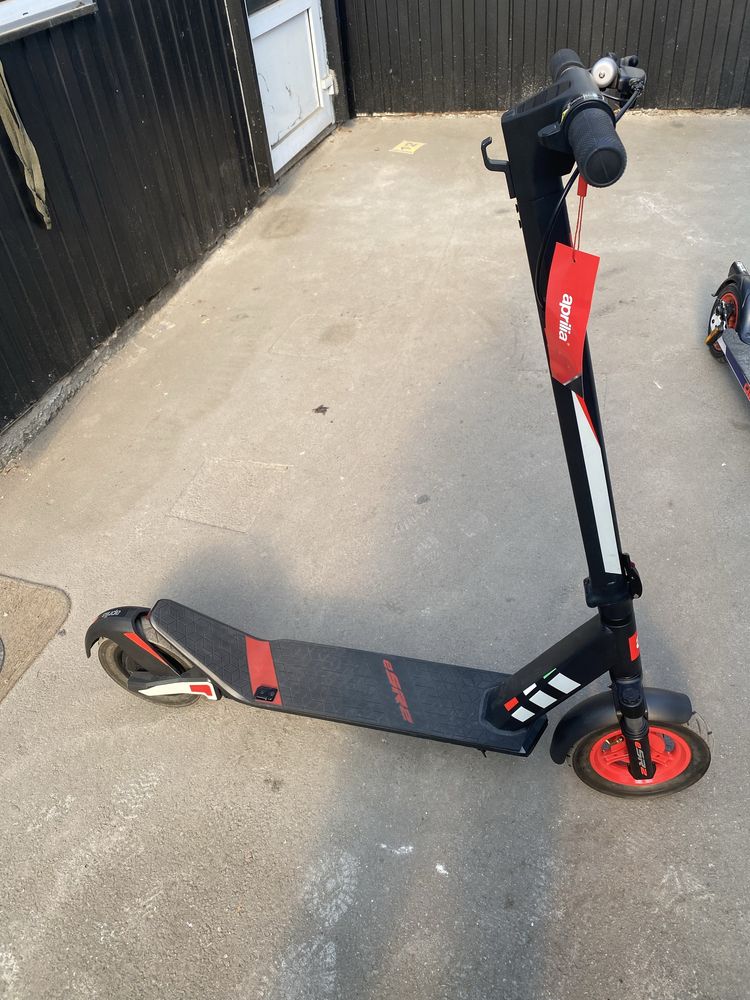 Електросамокат Aprilia eSR2 350W