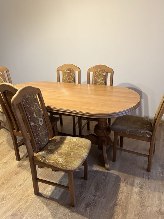 Sprzedam zestaw stół+ 6 krzeseł