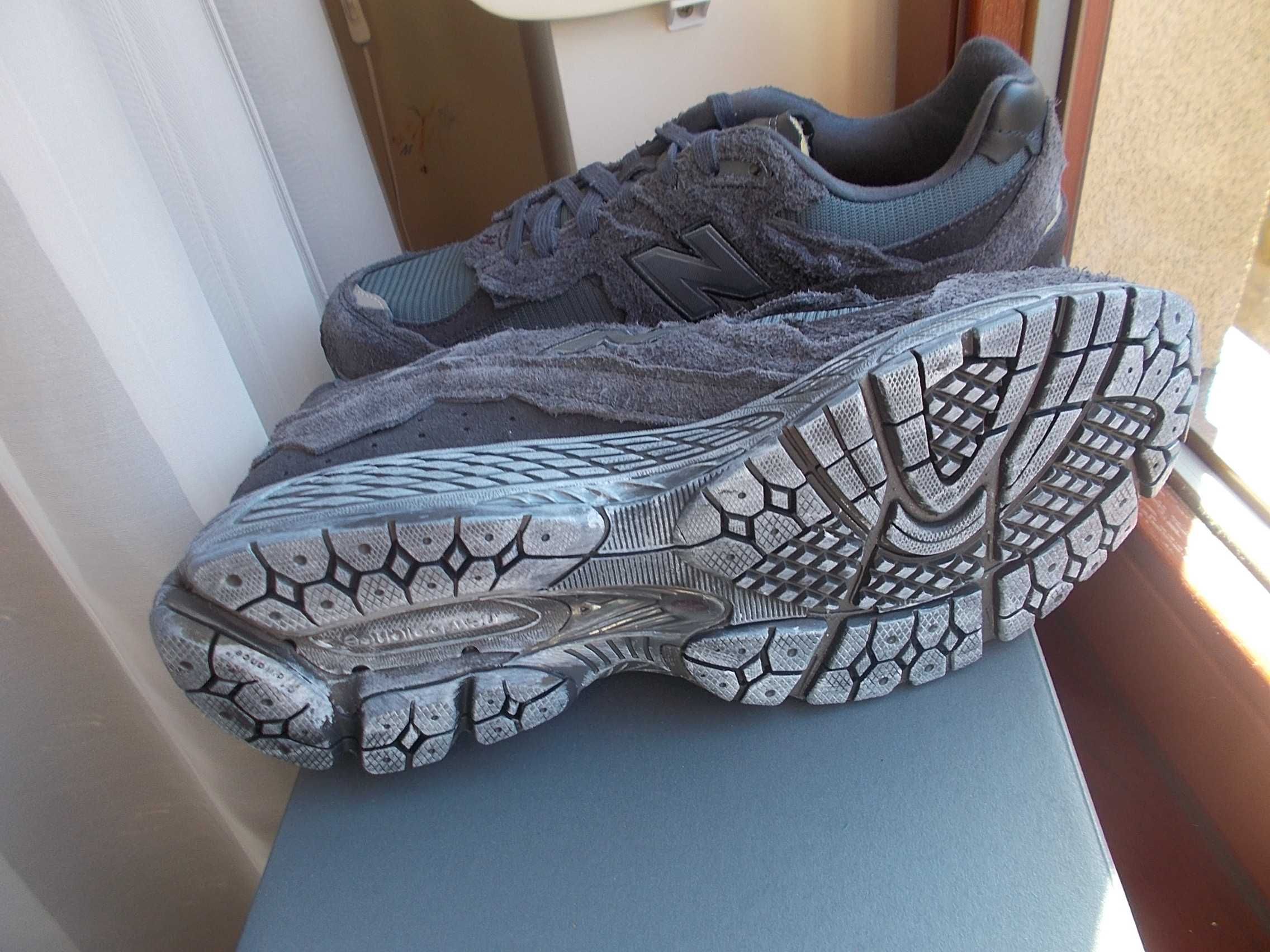 (r. 44,5 - 28,5 cm) New Balance 2002R Protection Pack Phantom M2002RDB