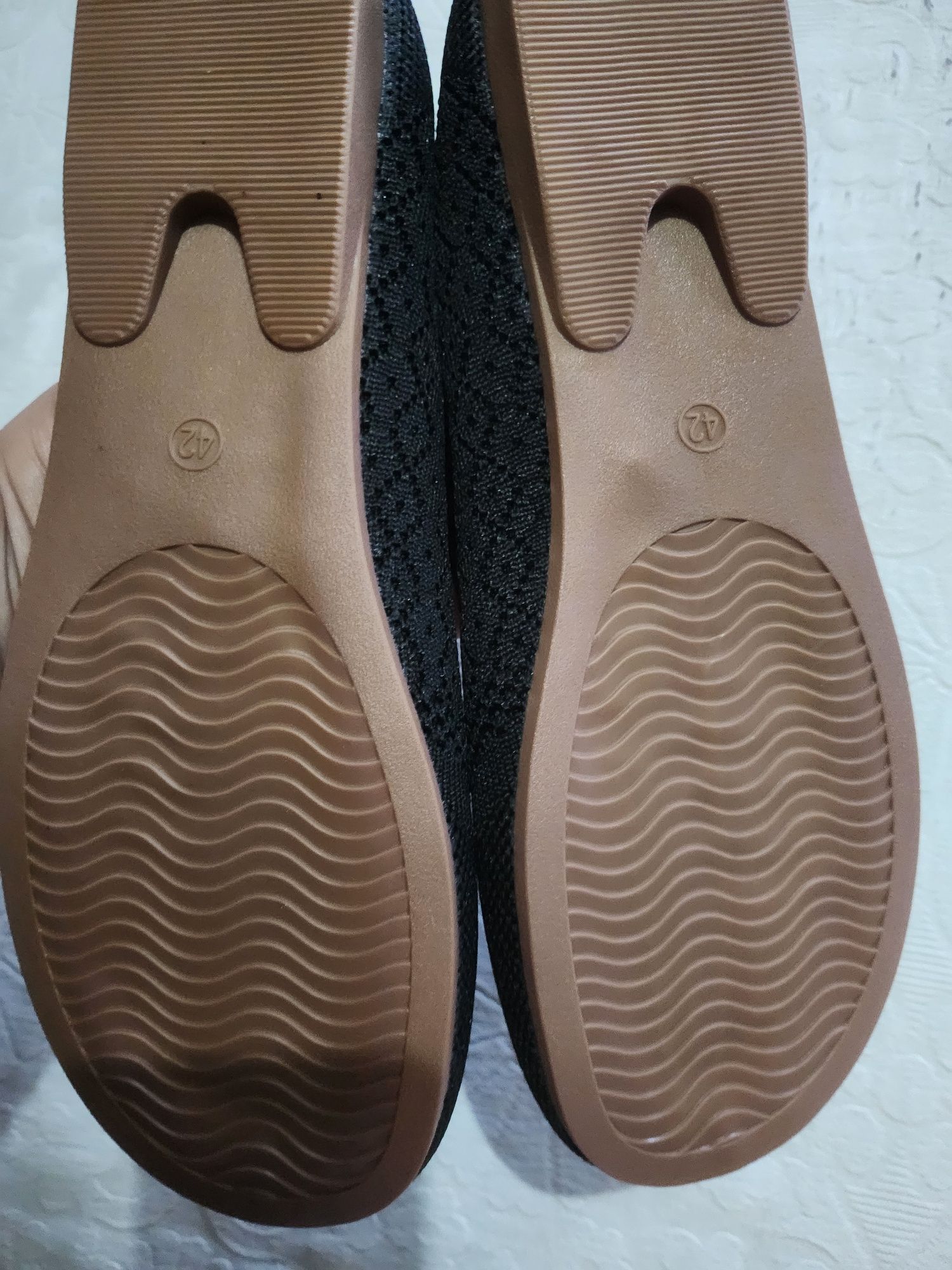 Sapatos pretos novos