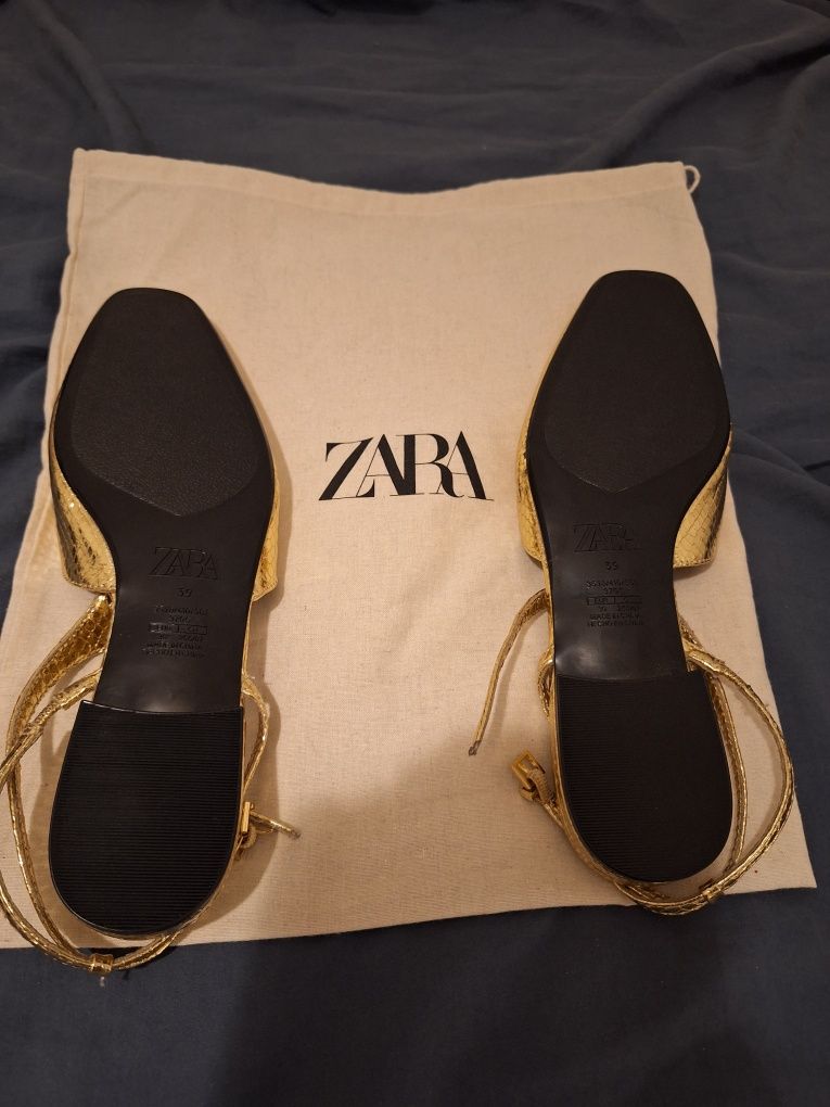 Sapatos Zara Dourados Novos Sem Uso