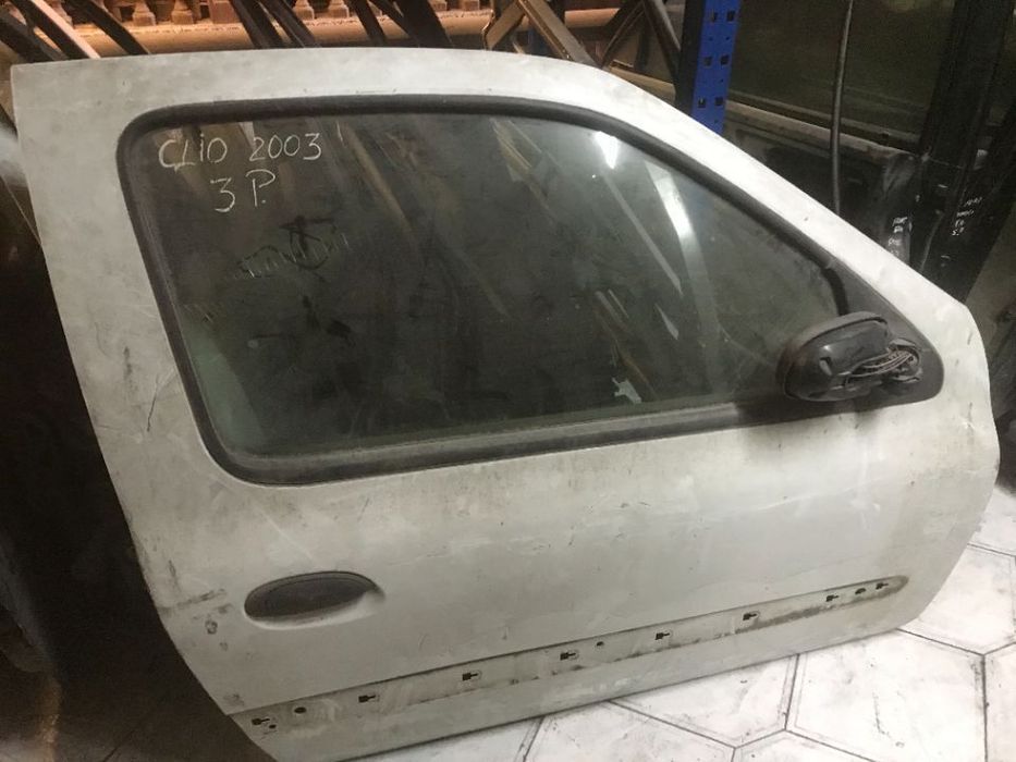 PORTA FRENTE DIREITA RENAULT CLIO 1998/2006 3P