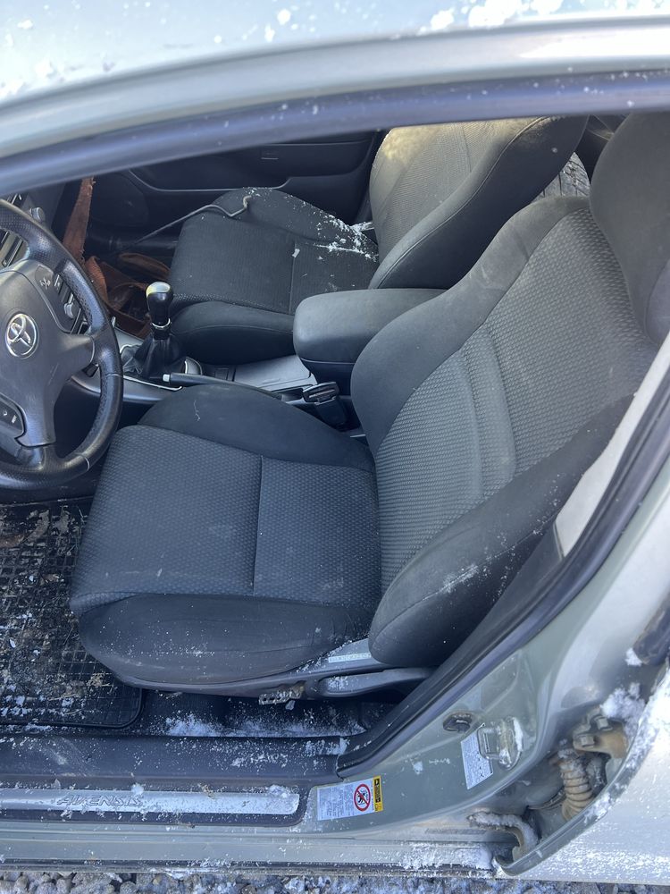 Кузов Українські документи Toyota Avensis T25 2.0Td D4D розборка