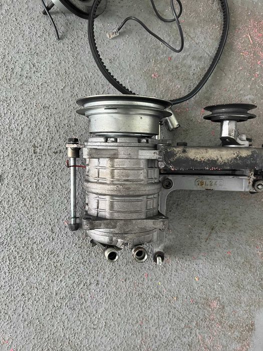 Agregat chłodniczy Carrier XARIOS 350 sprawny 2020R 12/230V kompletny