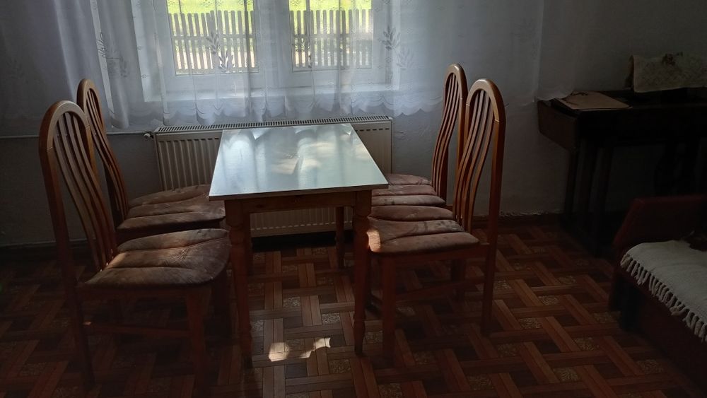 Sprzedam stół i krzesła