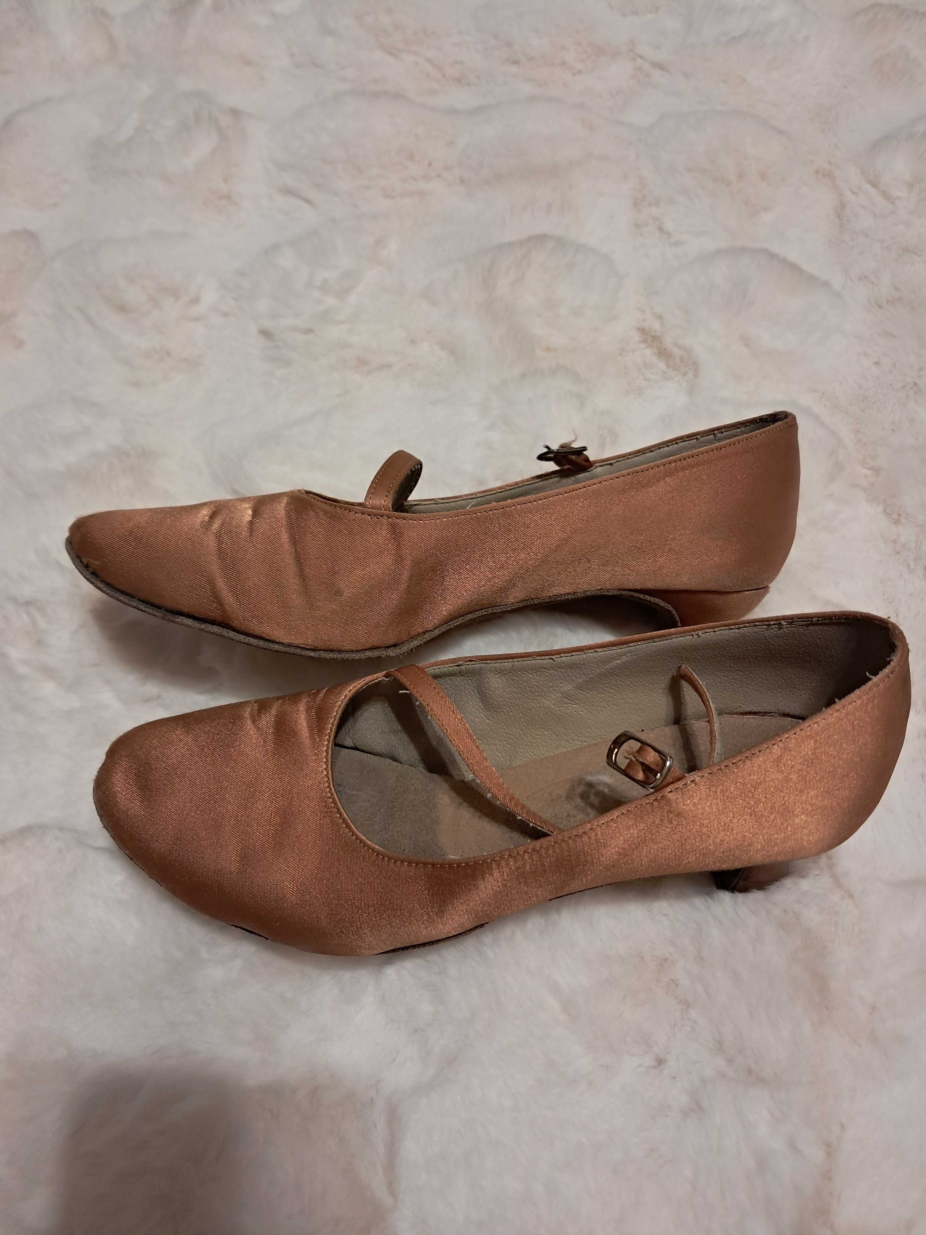 Sprzedam buty do tańca towarzyskiego standart
