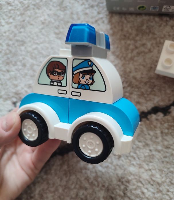 Klocki LEGO Duplo wóz policyjny i helikopter strażacki