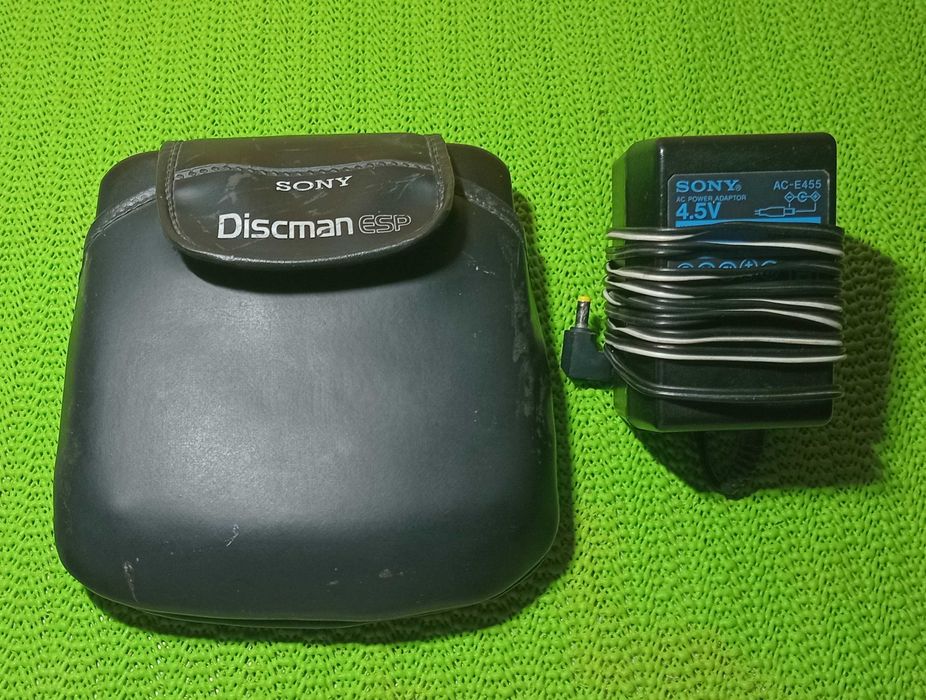 Портативный проигрыватель компакт-дисков Sony Discman D-131, Япония