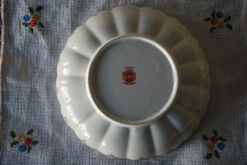 Prato Antigo Porcelana (Carimbo Real) da NG - Oficina de Porcelanas