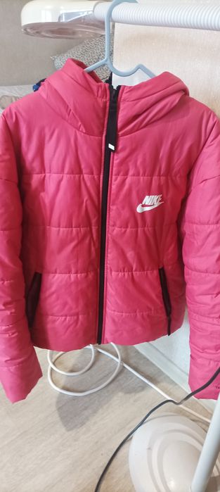 Продам куртку найк, размер с