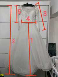 Zadbana suknia ślubna