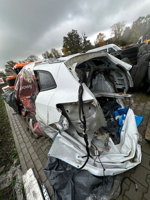 Renault Megane 3 Kombi części kasta na części próg słupek ćwiartka