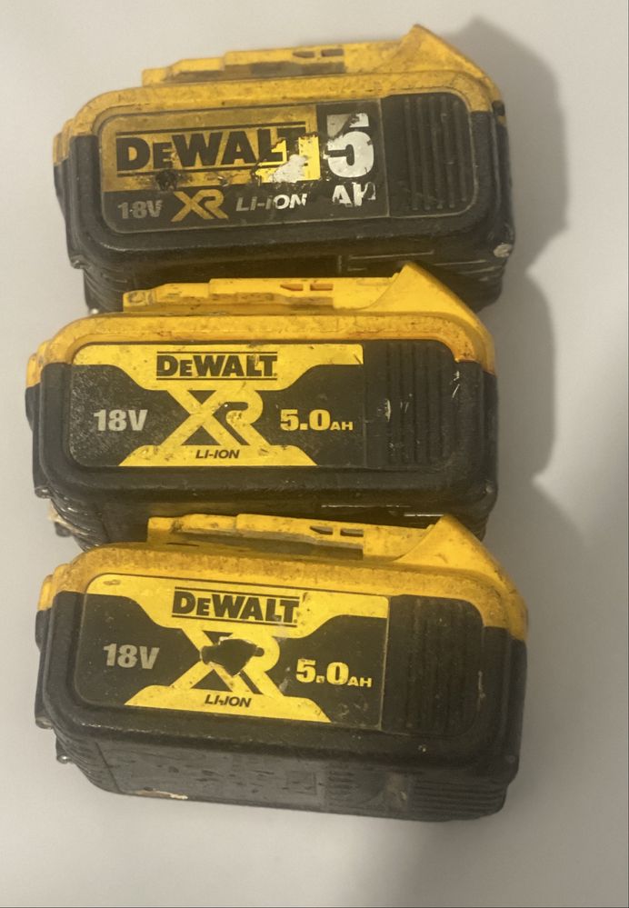 Akumulatory Dewalt -Uszkodzone -3szt -200zł