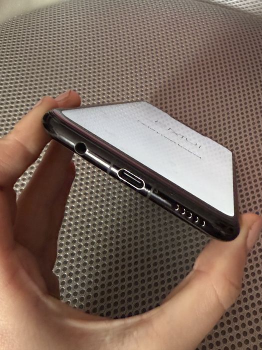 telefon czarny Huawei Mate 20 Lite 64gb