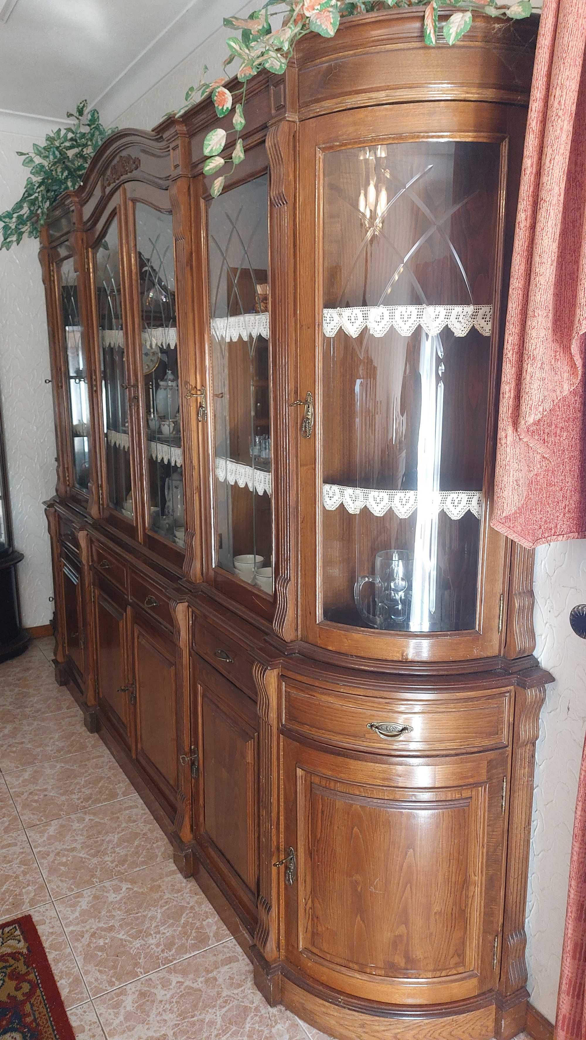 Móvel Cristaleira sala de jantar