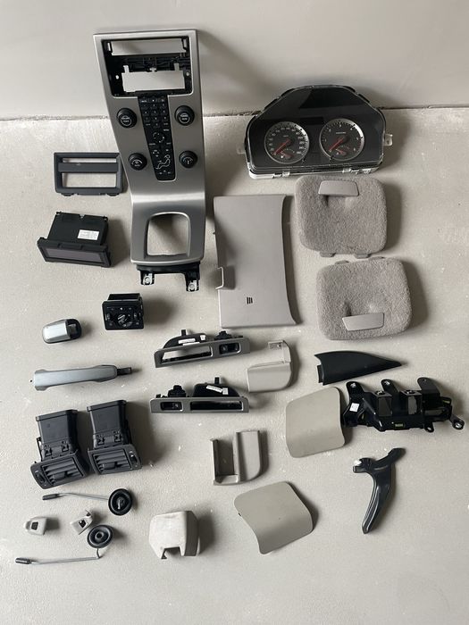 VOLVO V50 салон .