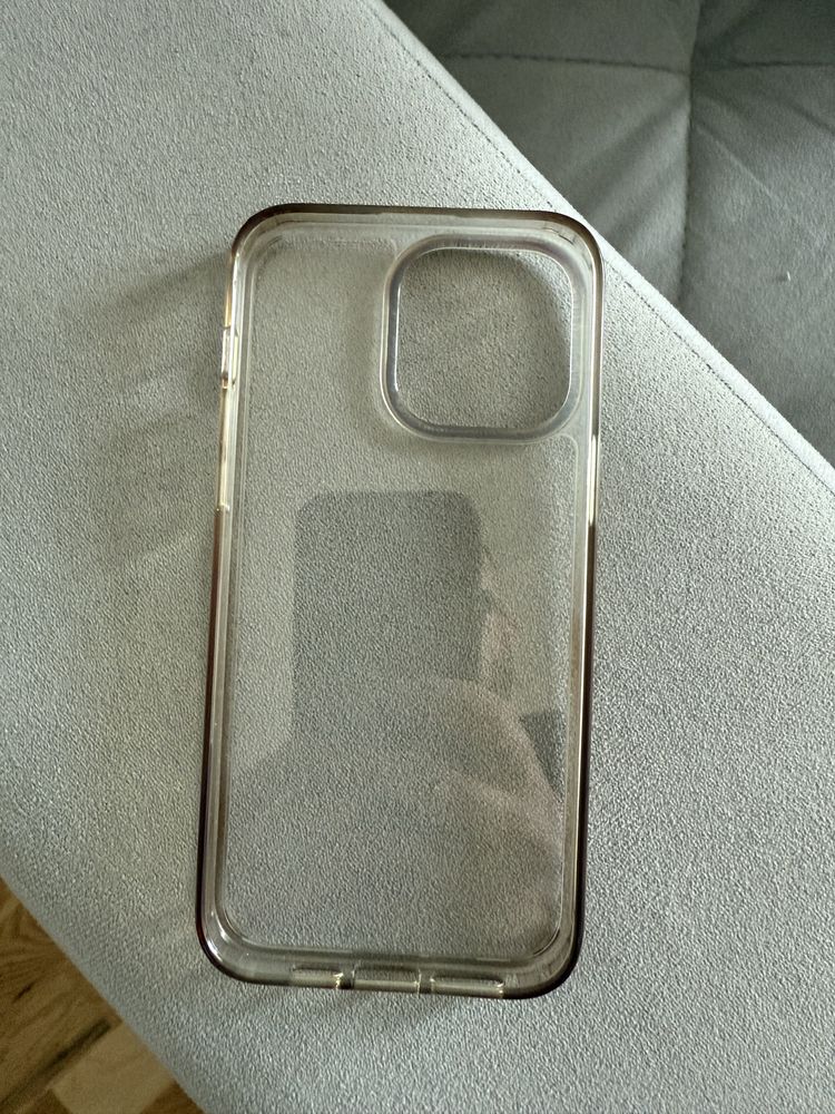 Sprzedam dwie obudowy do iPhone 14 Pro Max