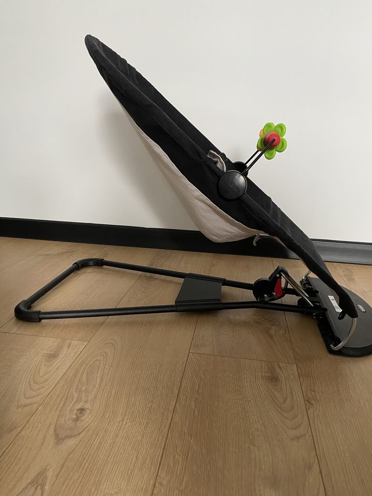 Bujaczek BabyBjörn Balance Soft + pałąk z zabawkami