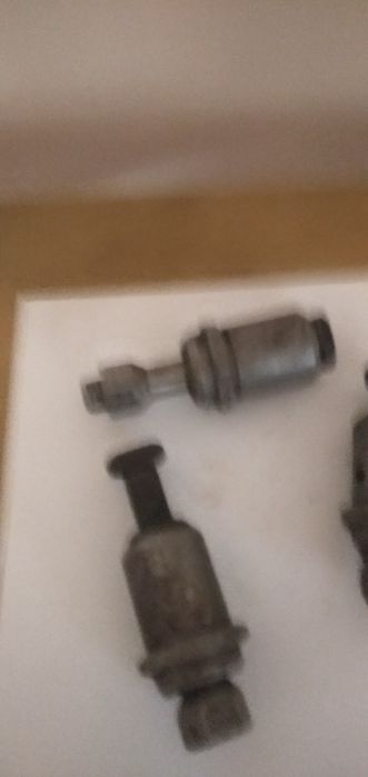 Різьбові втулки на Газ 24