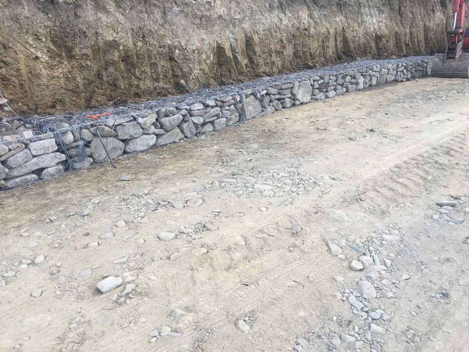 Укріплення підпірних стін із габіона