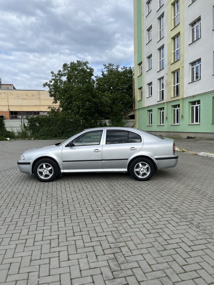 Skoda Octavia Tour 1.6 MPI Газ/Бенз