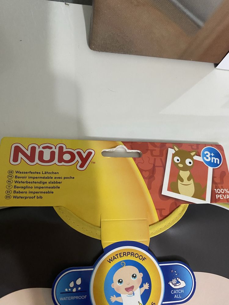 Дитячий нагрудник Nuby