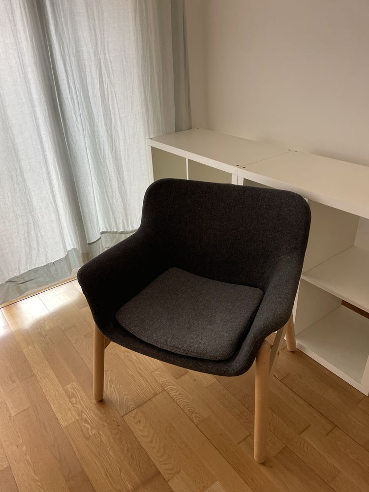 IKEA - VEDBO Poltrona cinzenta