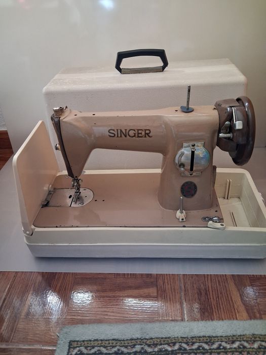 Máquina de Costura Vintage Singer