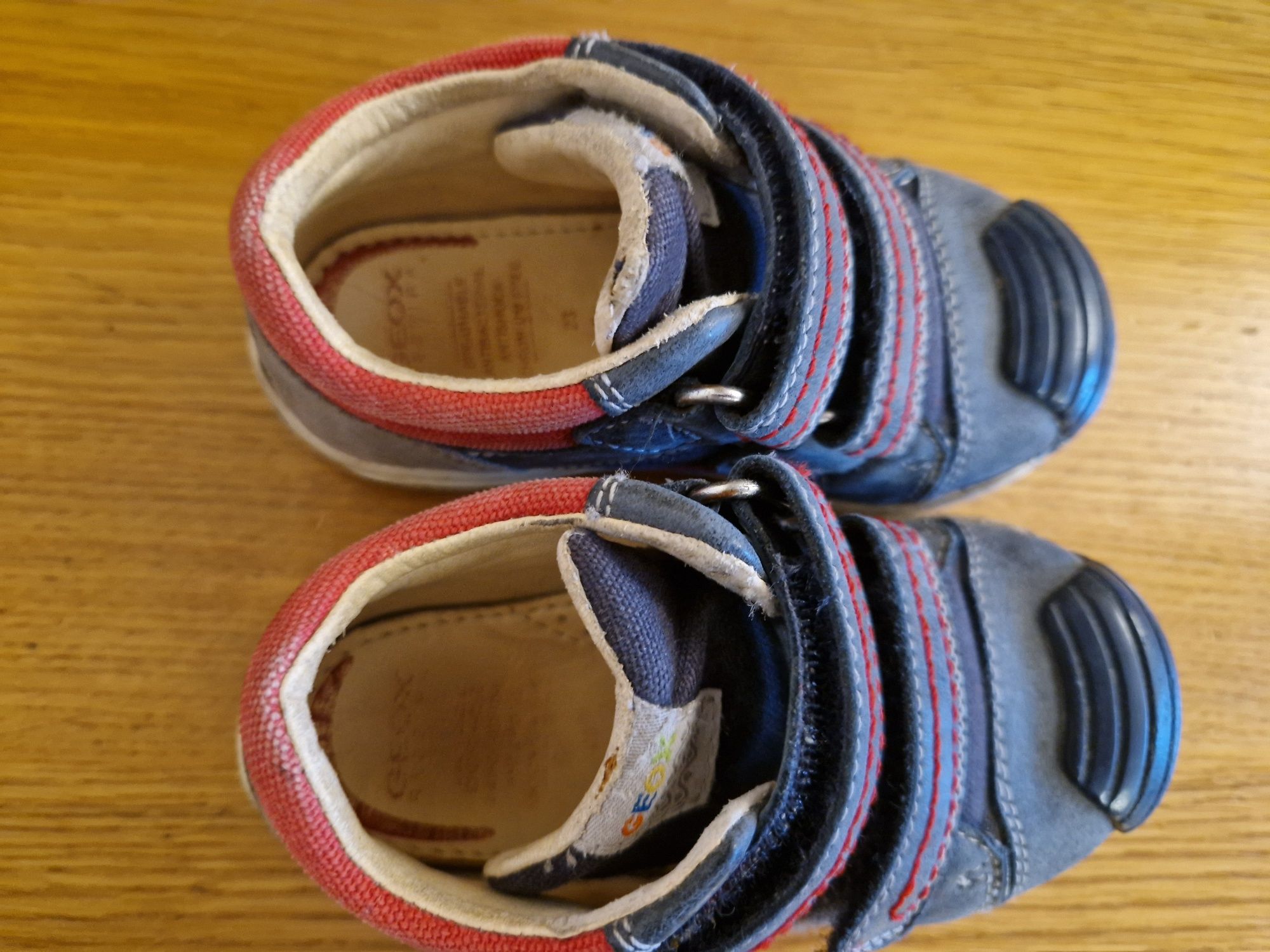 Buty chłopięce 23 jordan geox