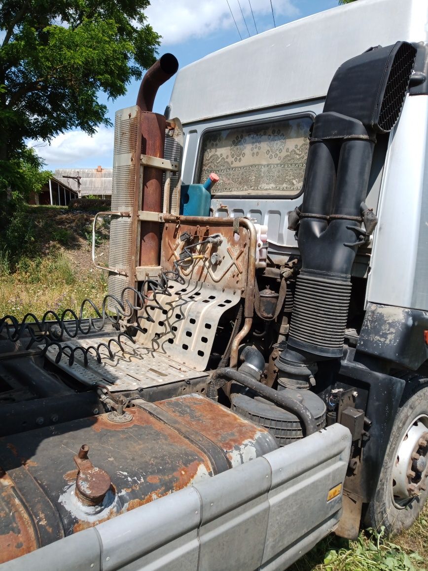 Продам тягач з причепом,