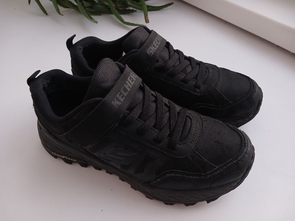 Кросівки на хлопця Skechers 38 р.