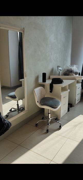 Крісло офісне ракушка GT Racer для майстрів та косметологів