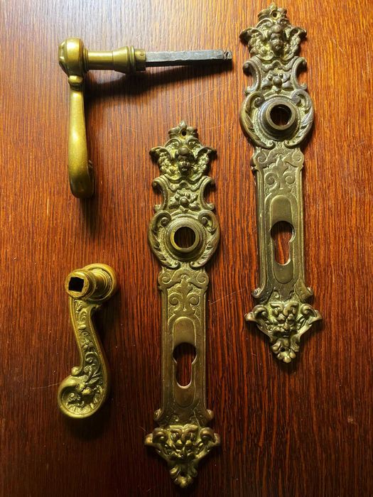 Klamki z mosiądzu stare, stylowe  – 3 komplety, unikat !!!