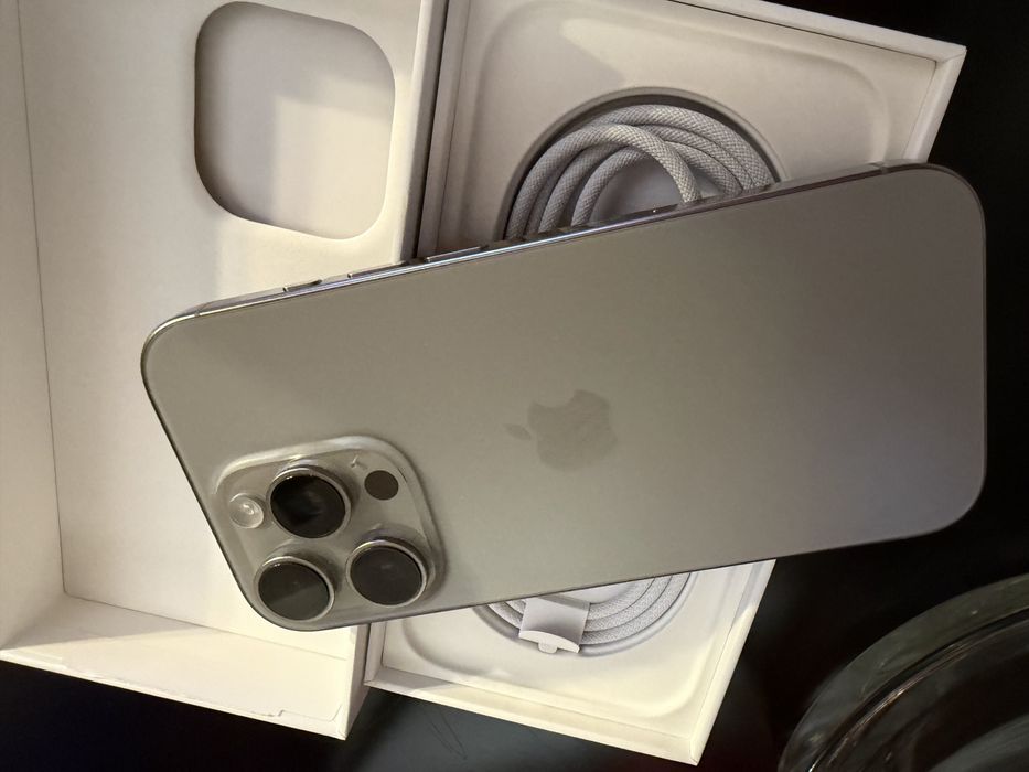 iPhone 16 Pro 256 Desbloqueado c/ garantia ainda válida por 11 meses