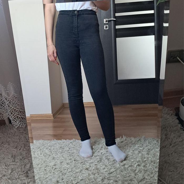 Czarne jeansy z wysokim stanem XS