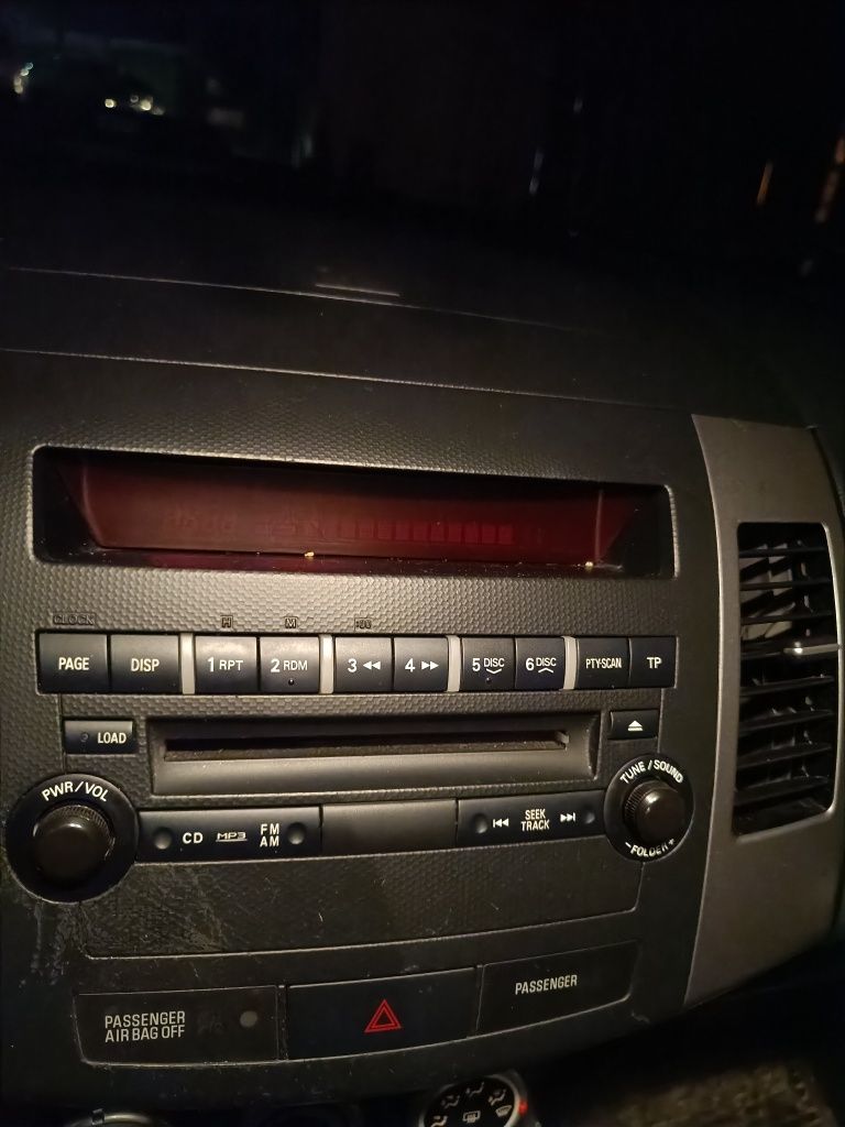 Radio Mitsubishi Outlander