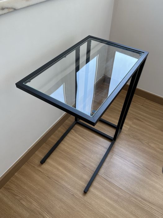 Mesa de apoio com vidro