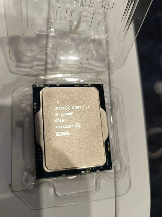 Процесор i3 12100f