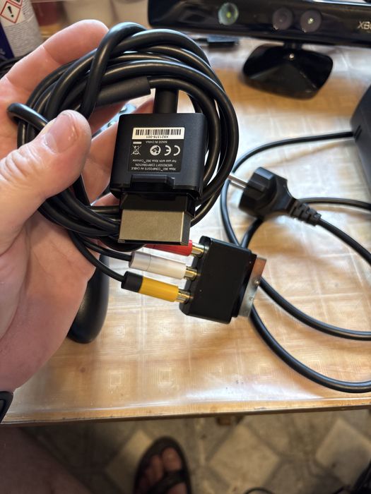 Запчастини до XBOX 360 в подарунок мортал комбат игра