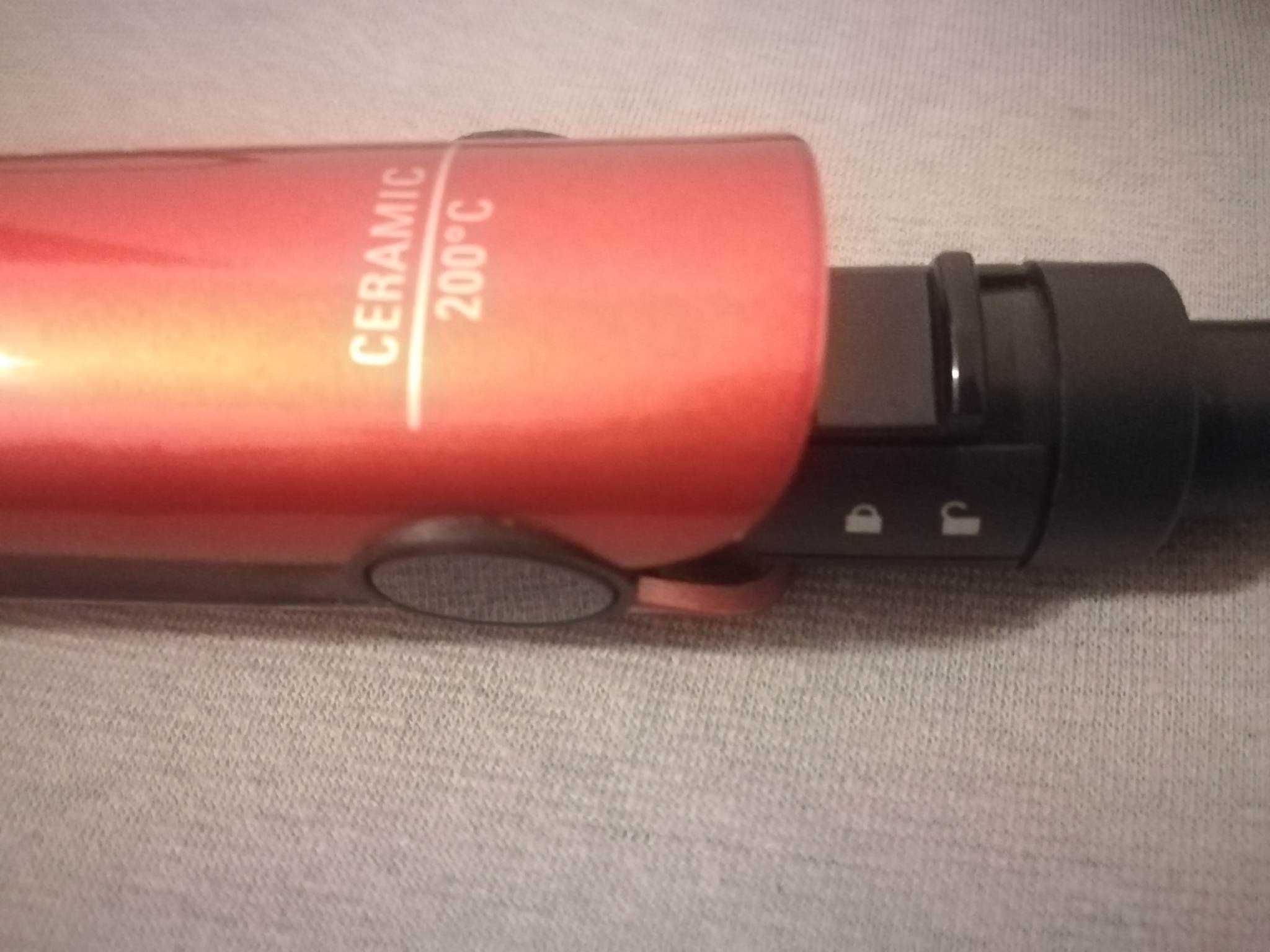 Prostownica Rowenta czarno-czerwona mod.SF1516 JAK NOWA